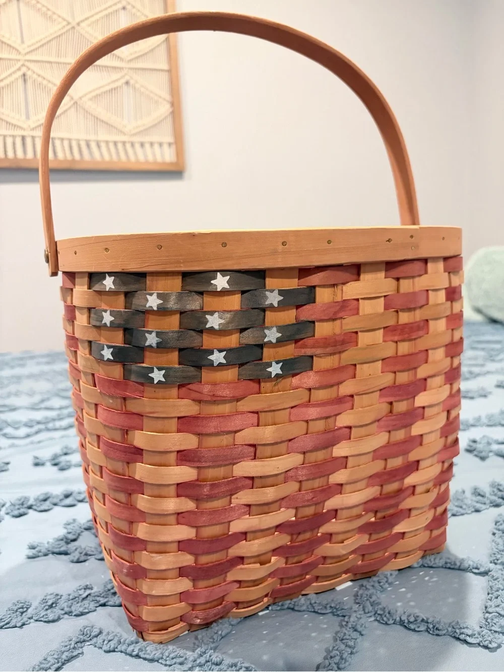 Source Unknown Red, Tan, Blue Woven Picnic Basket with Handle